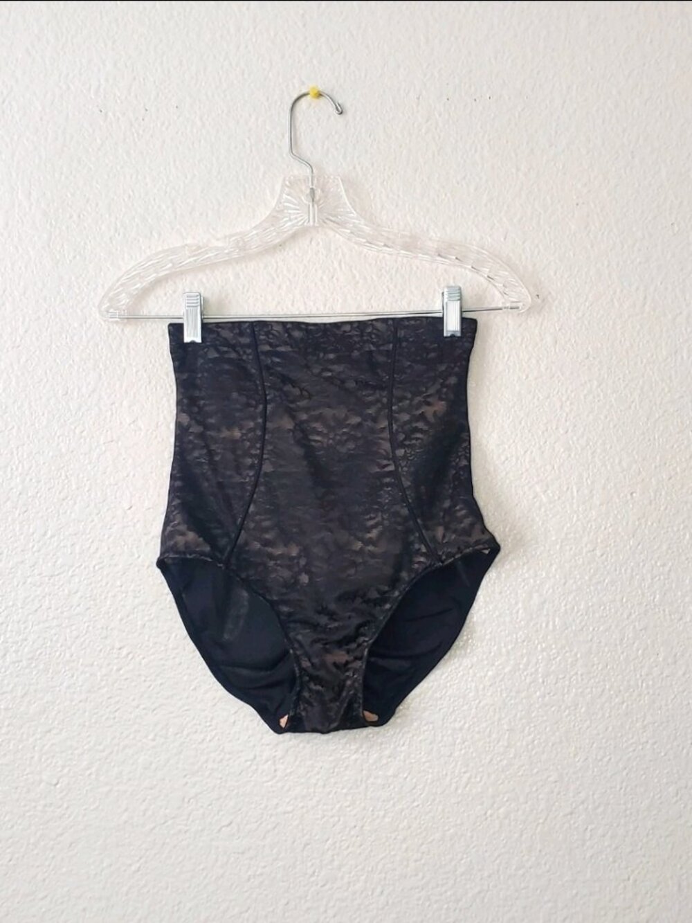 NWOT Maidenform Womens Shapefit Black Underwear Size: Medium